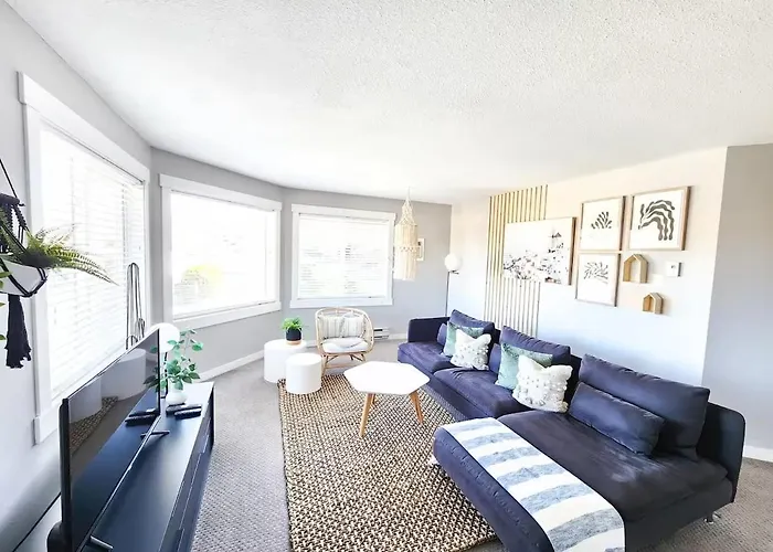 Modern Lake City Getaway