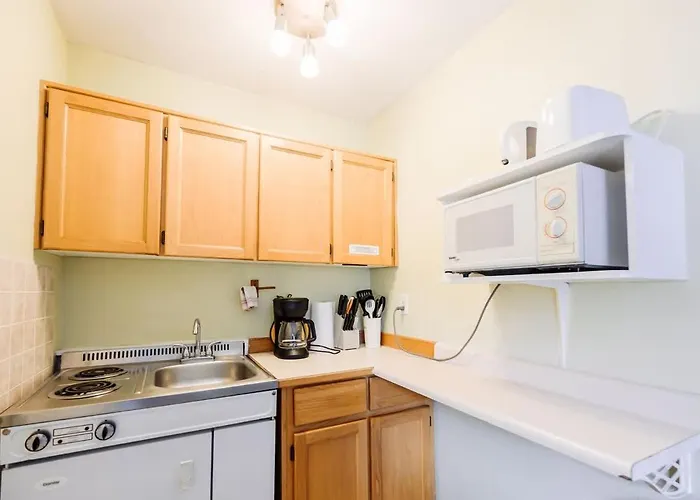 1 Bedroom Suite 6 At The Green Gables Resort